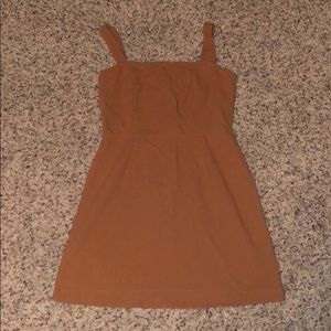 Cute Kendall and Kylie dress!